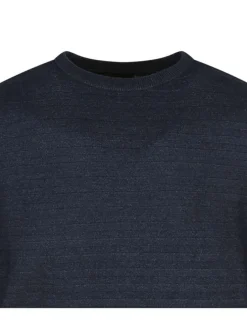 Pull marine chiné avec une coupe droite un col rond et des manches longues