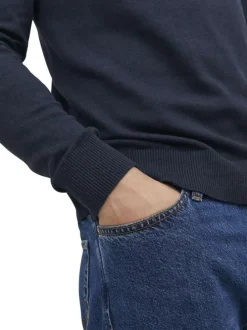 Pull marine en maille fine à coupe ajustée avec col roulé et manches longues