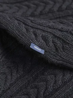 Pull marine en maille torsadée à coupe droite avec col roulé et manches longues