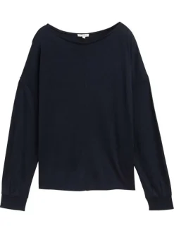 Pull marine uni avec une coupe ajustée et des manches longues