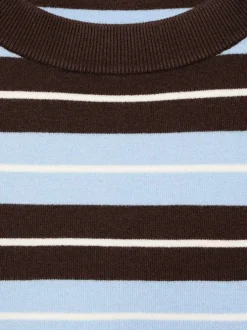 Pull marron et bleu rayé avec une coupe ample et un col rond