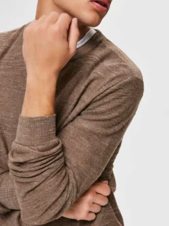 Pull marron pour homme en point andalou coupe droite