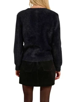 Pull noir avec coeur doré brodé avec une coupe droite et un col rond