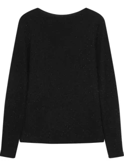 Pull noir brillant avec un col bateau et des manches longues