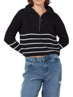 Pull noir côtelé et rayé avec une coupe droite et un col montant et zippé