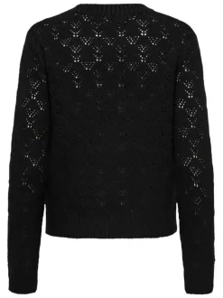 Pull noir en maille ajourée avec une coupe droite et un col rond