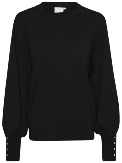 Pull noir en maille fine avec une coupe ajustée et un col rond