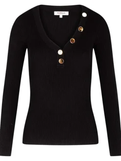 Pull noir uni avec une coupe droite à col v et des manches longues