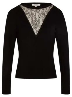 Pull noir uni à coupe ajustée avec une ouverture en dentelle à la poitrine