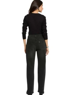 Pull noir uni à coupe ajustée avec une ouverture en dentelle à la poitrine