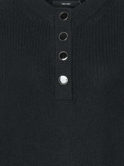 Pull noir uni en maille tricotée à coupe droite et à col boutonné