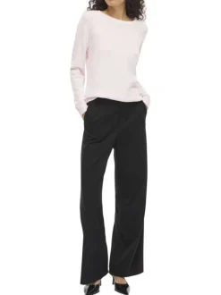 Pull rose uni avec une coupe droite et un col rond en bord-côte