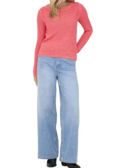 Pull rose uni avec une coupe droite et un col rond en maille tricotée