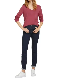 Pull rose uni coupe droite avec un col V et des manches longues
