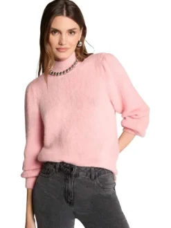 Pull rose uni pourvu d'un col montant et de manches longues