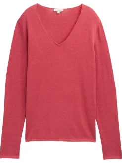 Pull rouge en maille fine uni avec une coupe près du corps et un col v arrondi