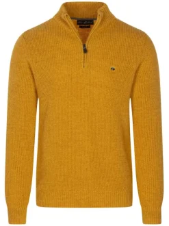 Pull uni moutarde à coupe droite avec un col montant et zippé et des manches longues