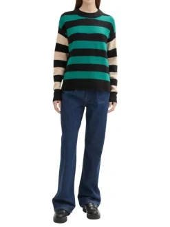 Pull vert à rayures noires et beiges avec une coupe droite et à manches longues