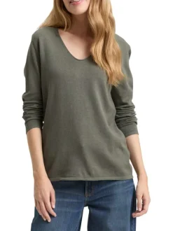 Pull vert uni coupe droite avec un col V et des manches longues