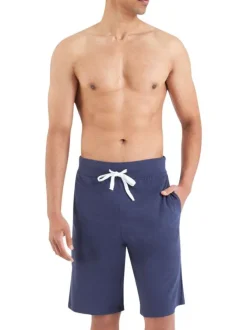 Pyjama court bleu uni en coton avec une coupe droite et un col v
