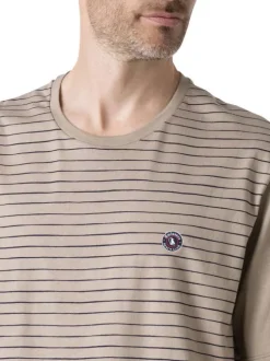 Pyjama court en coton beige à rayures pourvu d'une coupe droite
