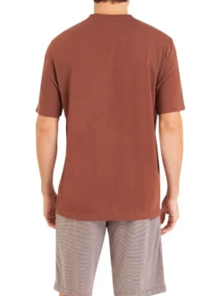 Pyjama court en coton biologique marron rayé avec coupe droite et col rond