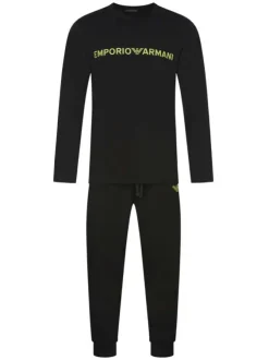 Pyjama long en coton avec un T-shirt logotypé et un pantalon noir uni
