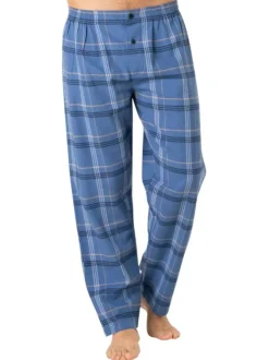 Pyjama long en coton bleu à carreaux avec un col chemise et des poches