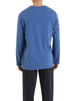 Pyjama long en coton bleu imprimé avec une coupe fermée et un col V
