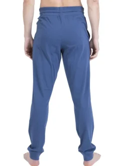 Pyjama long en coton bleu uni pourvu d'une poche plaquée sur le coeur