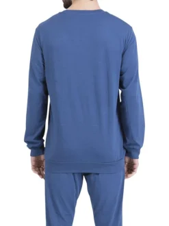 Pyjama long en coton bleu uni pourvu d'une poche plaquée sur le coeur