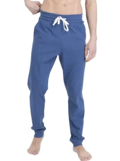 Pyjama long en coton bleu uni pourvu d'une poche plaquée sur le coeur