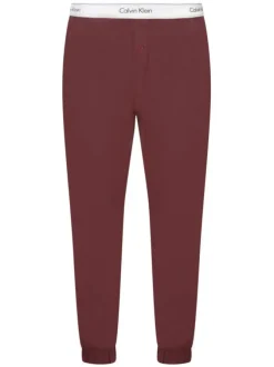 Pyjama long en coton bordeaux uni avec une coupe fermée et un col rond