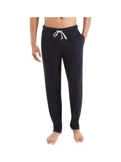 Pyjama long en coton gris rayé avec une coupe fermée et un col rond