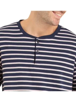 Pyjama long en coton marine rayé avec une coupe droite et un col tunisien