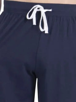 Pyjama long en coton marine uni pourvu d'une coupe droite et d'un col tunisien