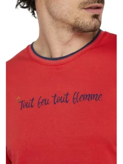Pyjama long en coton rouge avec une coupe droite et un col rond