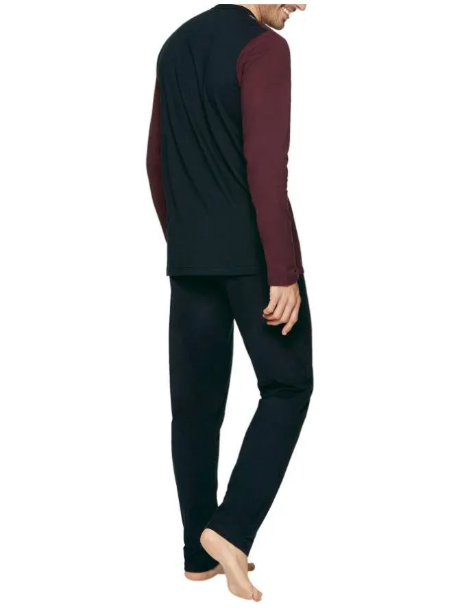 Pyjama long en coton à tee-shirt bicolore à coupe droite, col V et taille élastiquée à imprimé logo