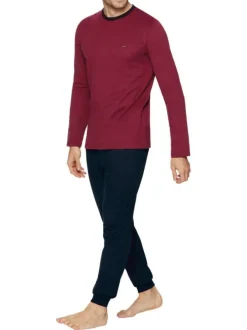 Pyjama long en coton à tee-shirt bordeaux à coupe droite, col rond et pantalon style jogging