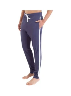 Pyjama long marine en coton avec une coupe droite et un col rond