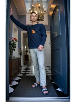 Pyjama Long marine fantaisie coupe fermée avec col rond et logo imprimé poitrine