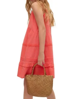 Robe courte en coton corail uni avec une coupe droite et un col rond