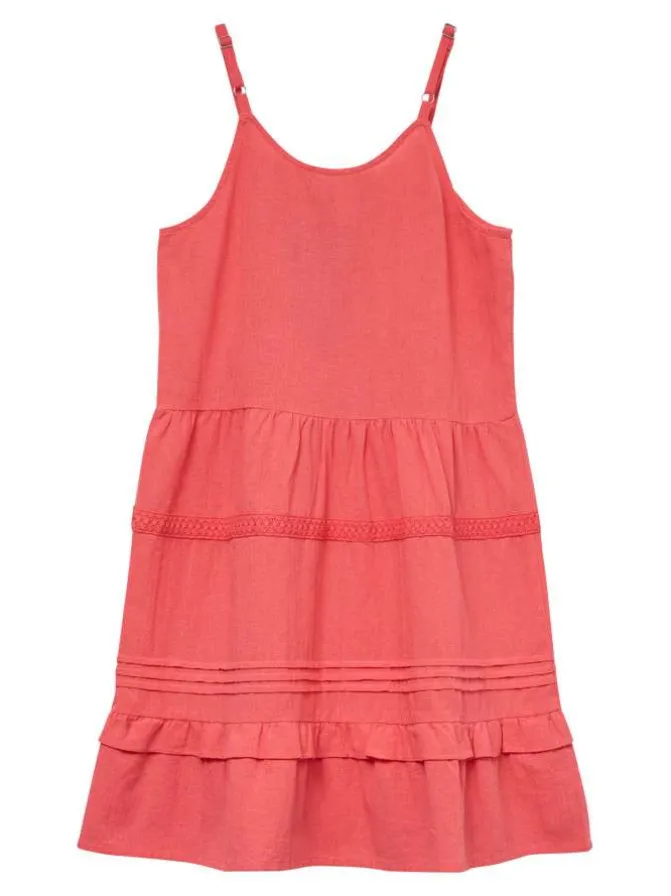 Robe courte en coton corail uni avec une coupe droite et un col rond