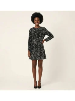 Robe courte noire avec sequins argentés brodés et manches longues