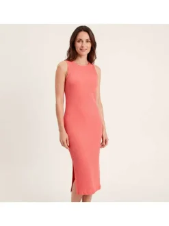 Robe longue en coton biologique corail unie pourvue d'une coupe moulante