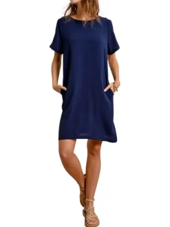 Robe courte avec des manches courtes marine unie une coupe droite et un col rond