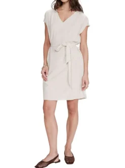 Robe courte beige unie avec une coupe droite et des manches courtes