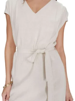 Robe courte beige unie avec une coupe droite et des manches courtes
