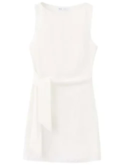 Robe courte beige unie pourvue de liens à nouer sur le côté