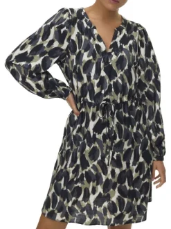 Robe courte blanche, noire et kaki avec une coupe fluide et un col V